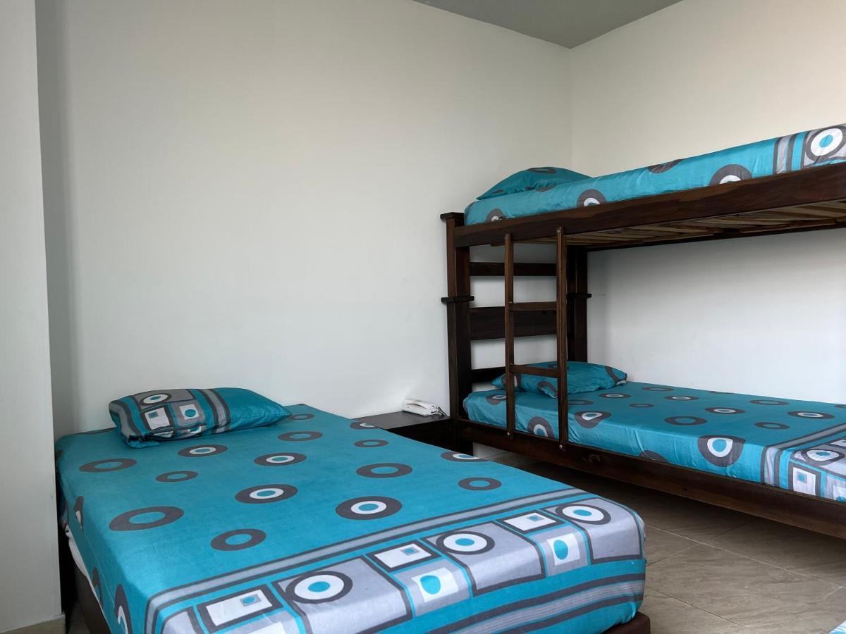 Hotel Marialu Ocana Екстер'єр фото