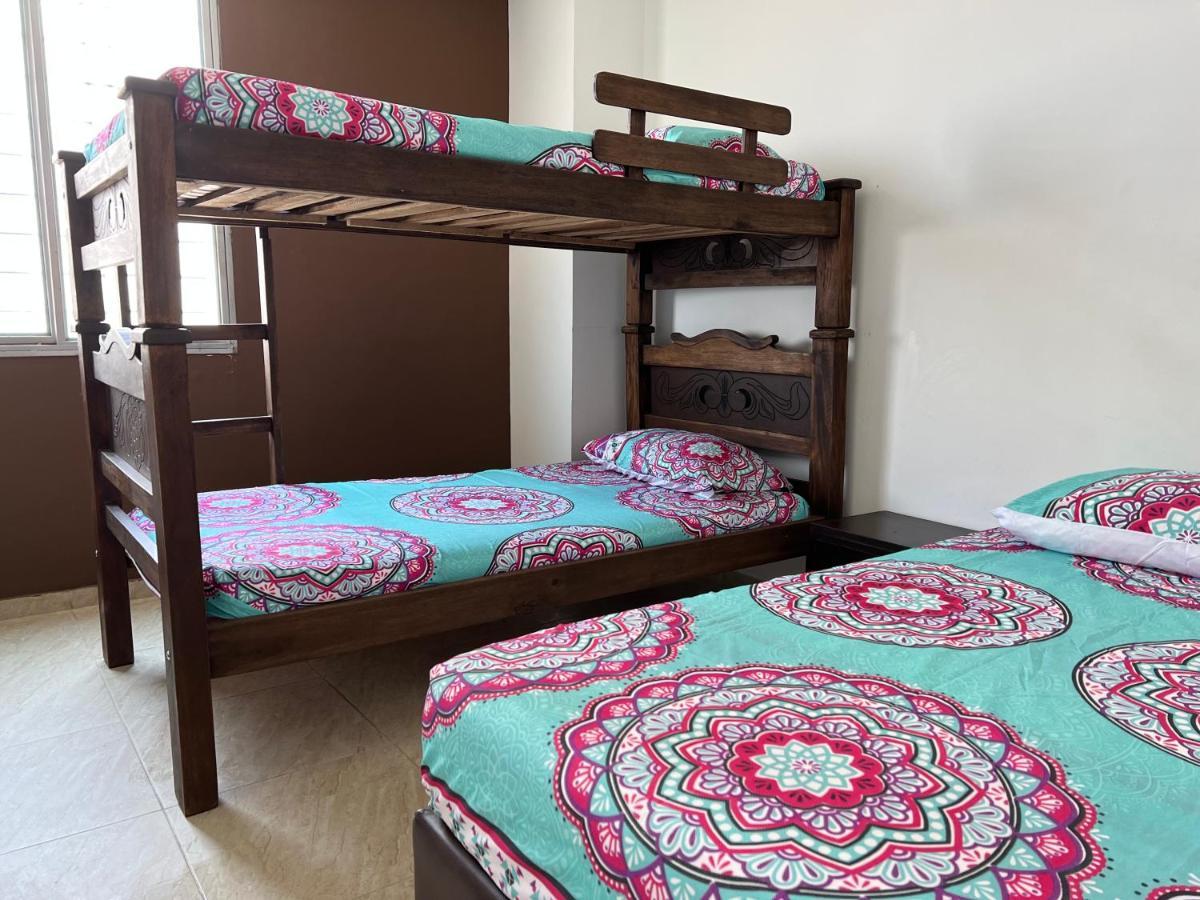 Hotel Marialu Ocana Екстер'єр фото