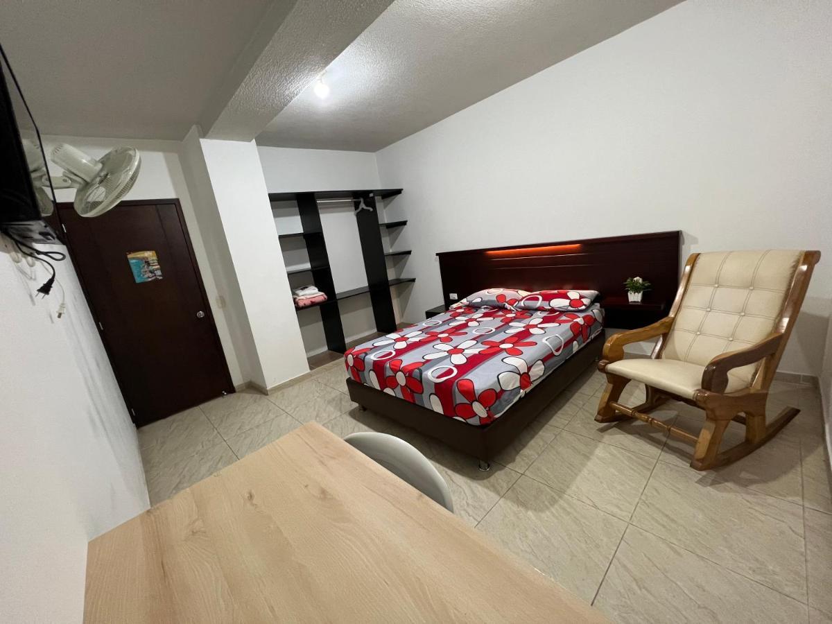 Hotel Marialu Ocana Екстер'єр фото
