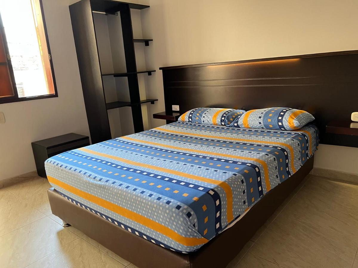 Hotel Marialu Ocana Екстер'єр фото