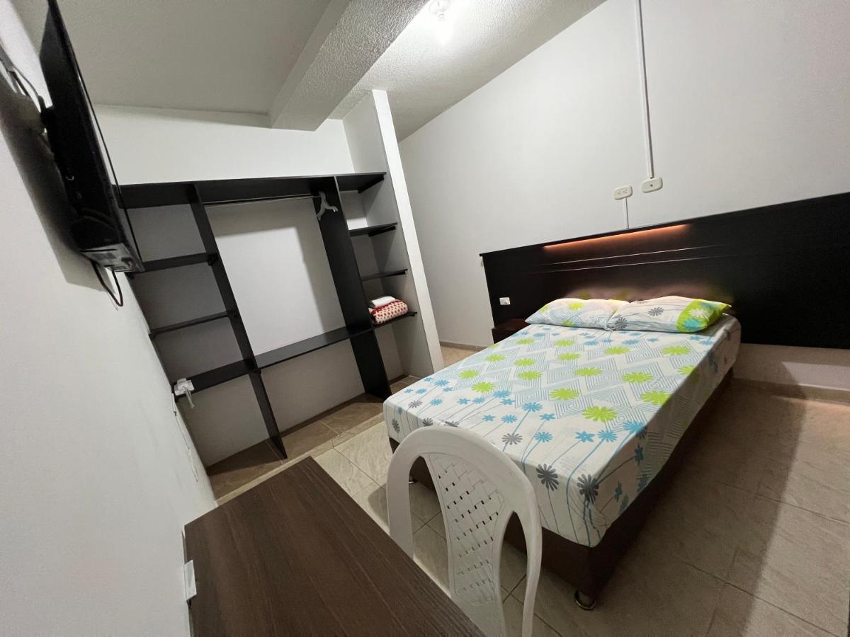 Hotel Marialu Ocana Екстер'єр фото