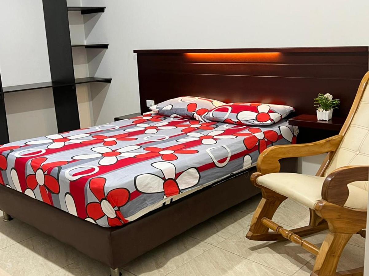 Hotel Marialu Ocana Екстер'єр фото