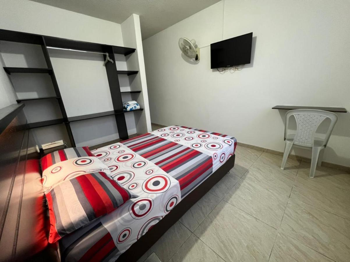 Hotel Marialu Ocana Екстер'єр фото