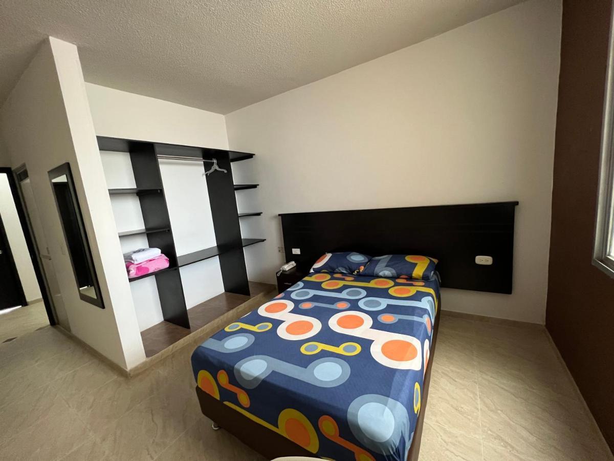 Hotel Marialu Ocana Екстер'єр фото