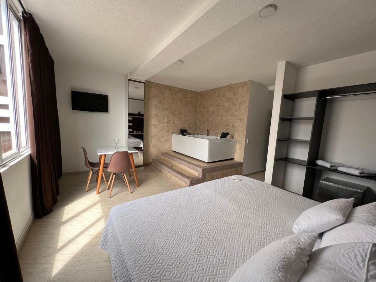 Hotel Marialu Ocana Екстер'єр фото