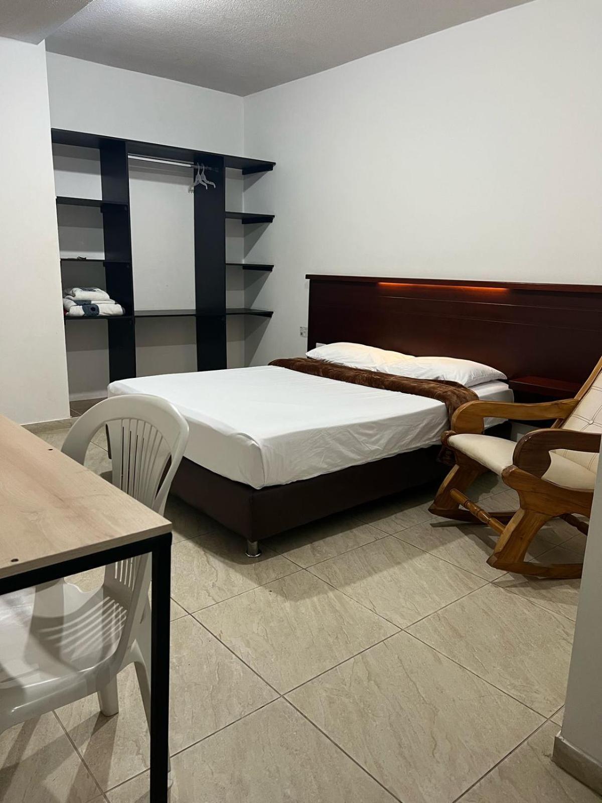 Hotel Marialu Ocana Екстер'єр фото