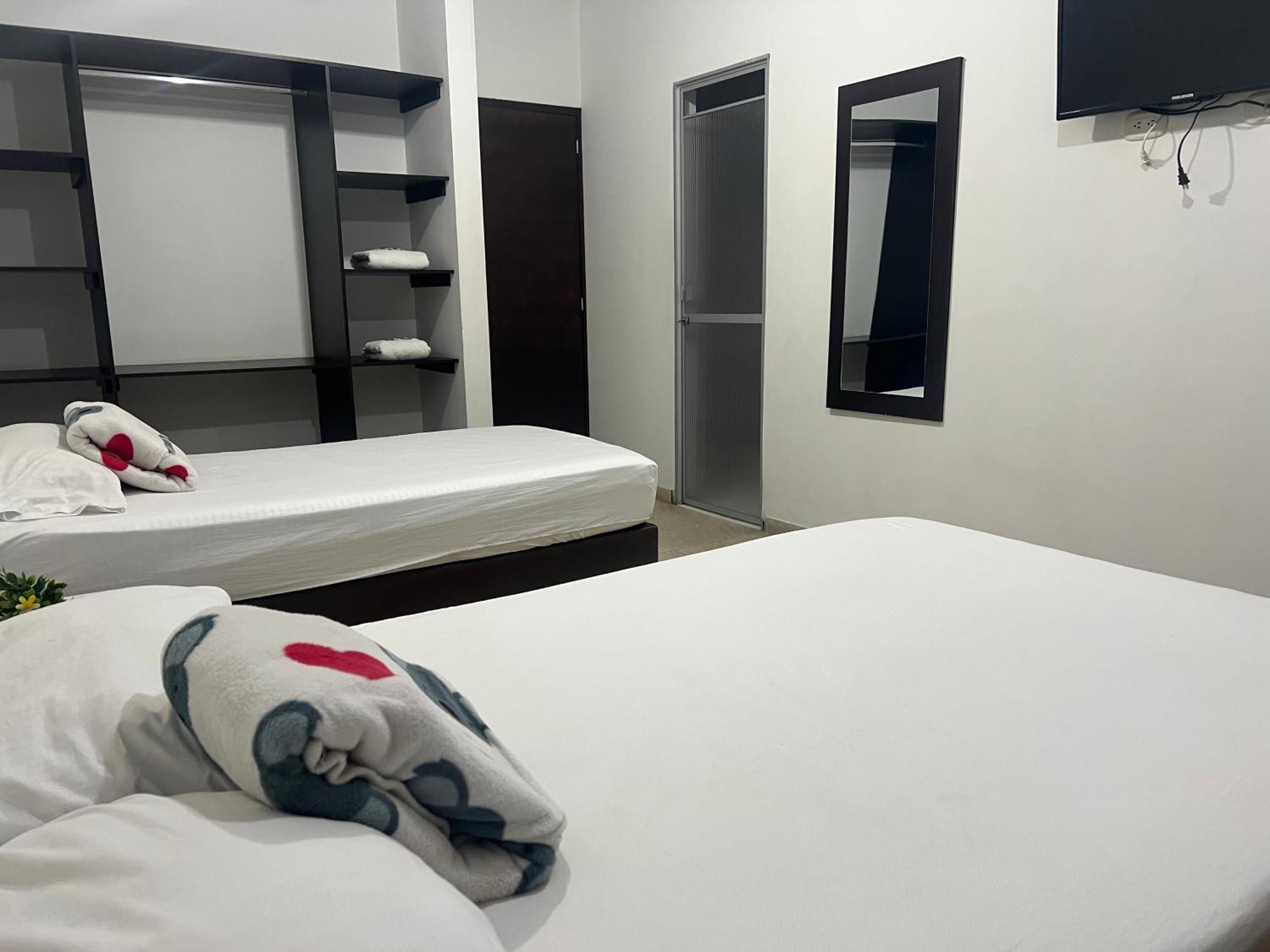 Hotel Marialu Ocana Екстер'єр фото