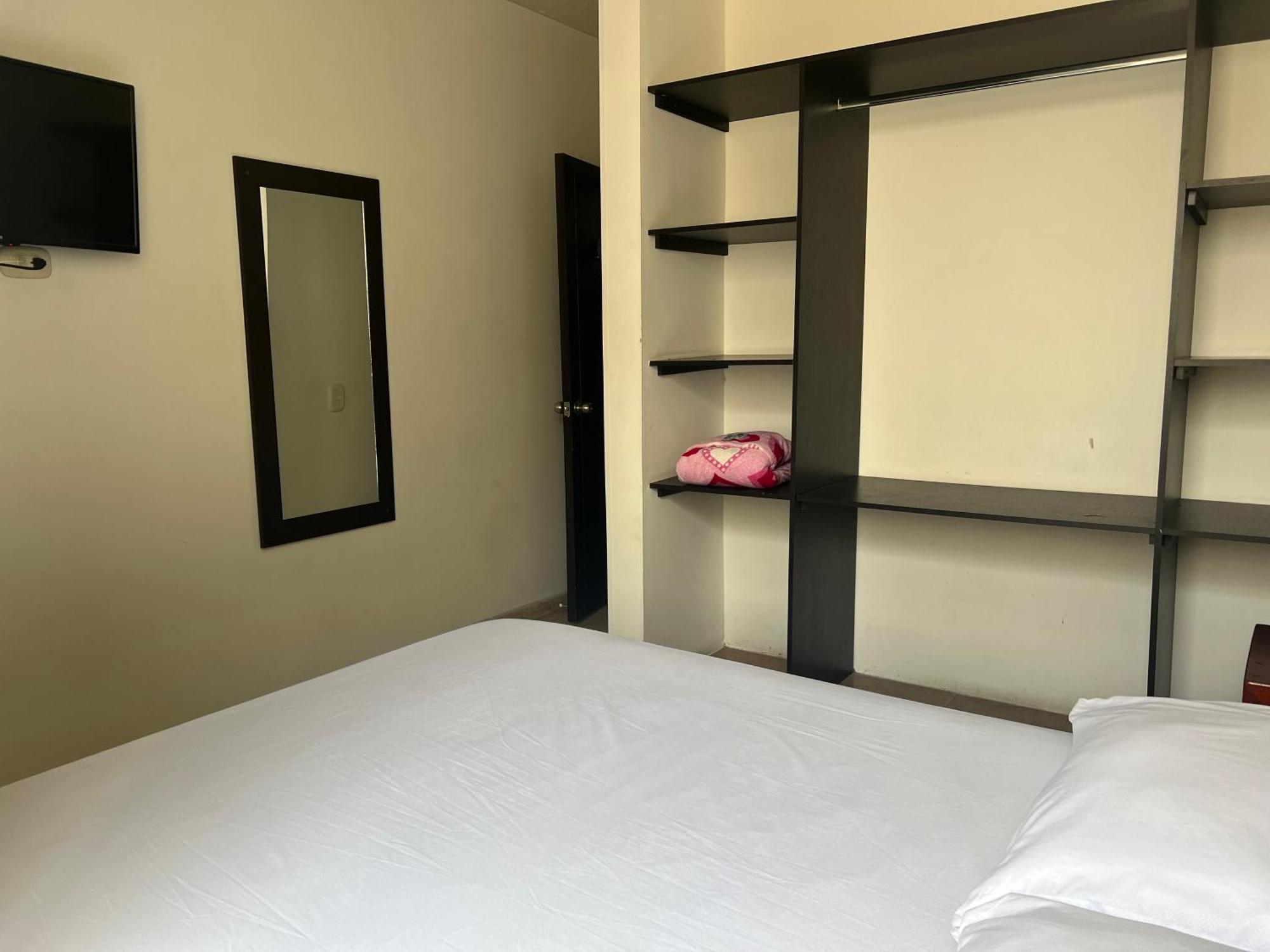 Hotel Marialu Ocana Екстер'єр фото