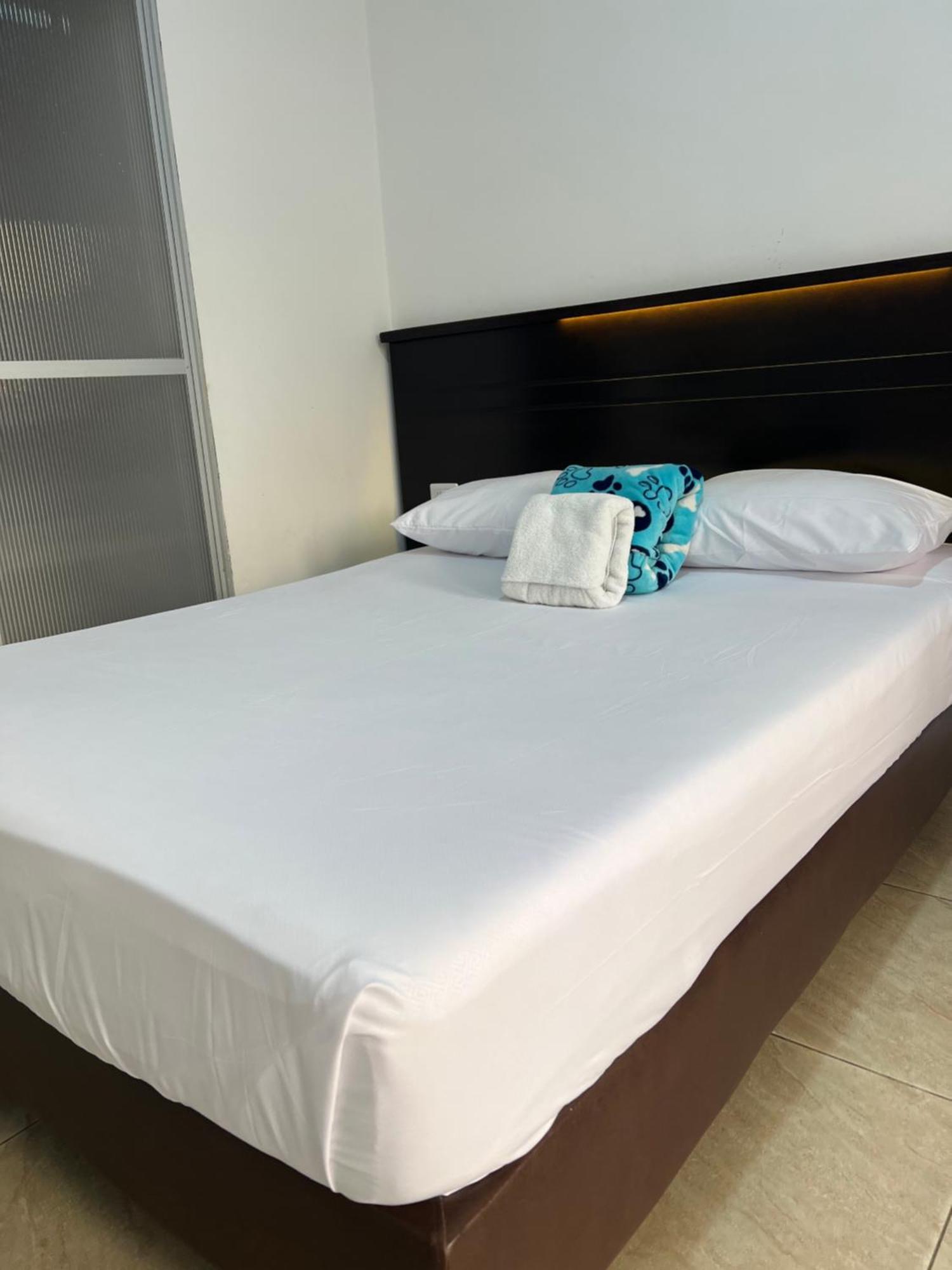 Hotel Marialu Ocana Екстер'єр фото