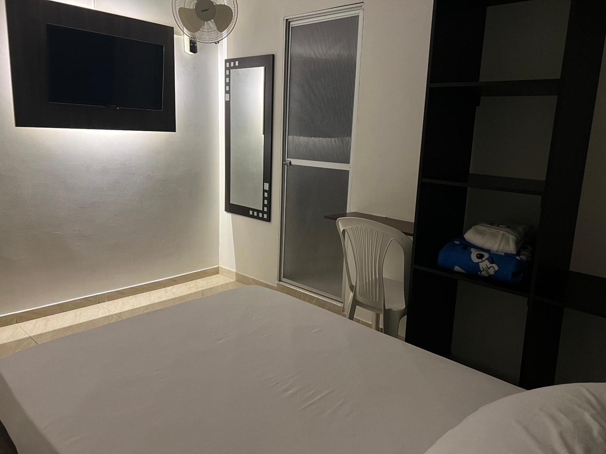 Hotel Marialu Ocana Екстер'єр фото