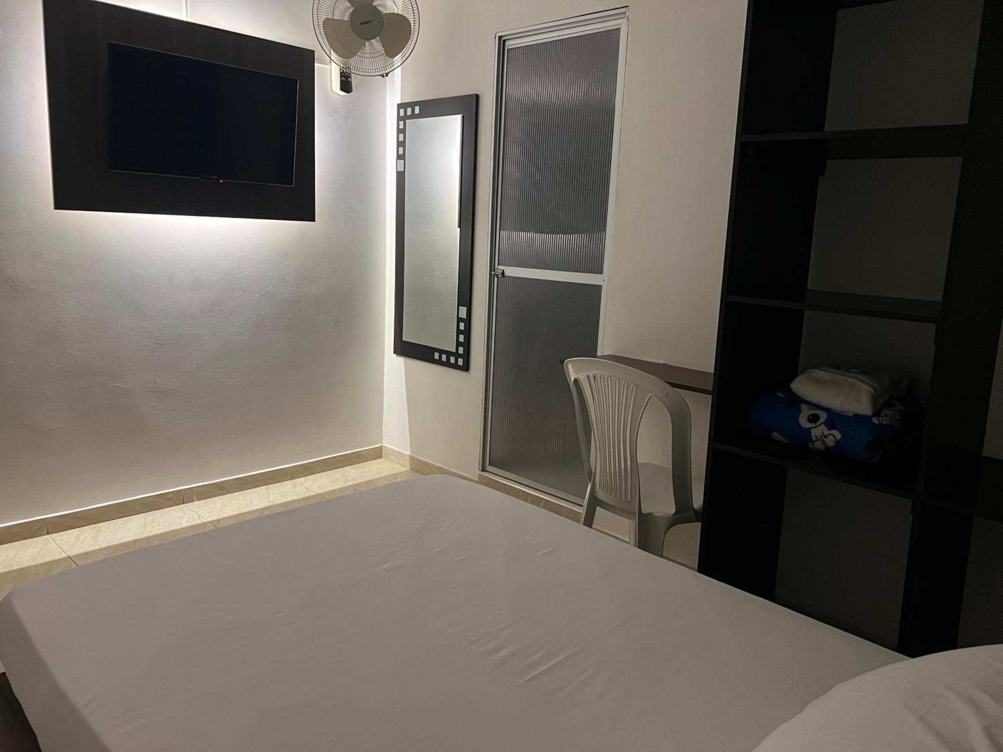 Hotel Marialu Ocana Екстер'єр фото