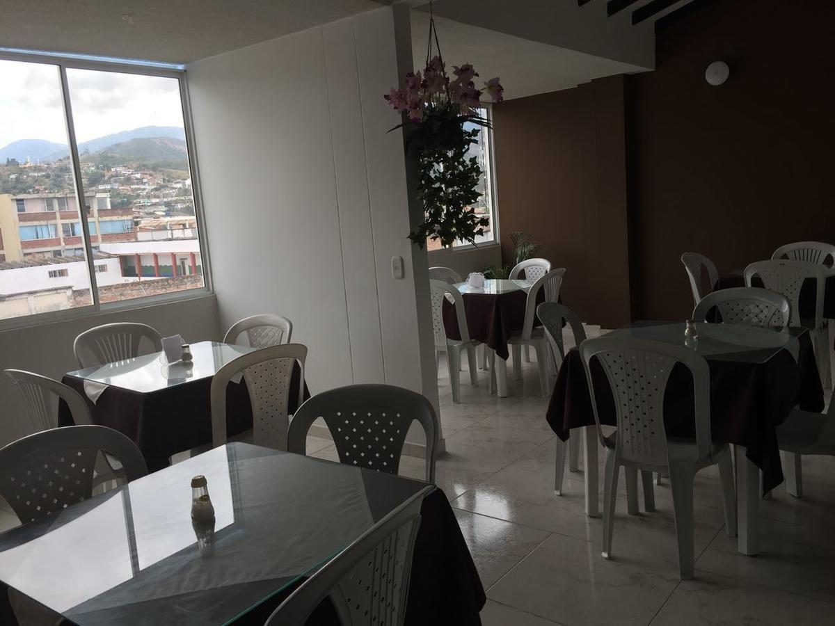 Hotel Marialu Ocana Екстер'єр фото